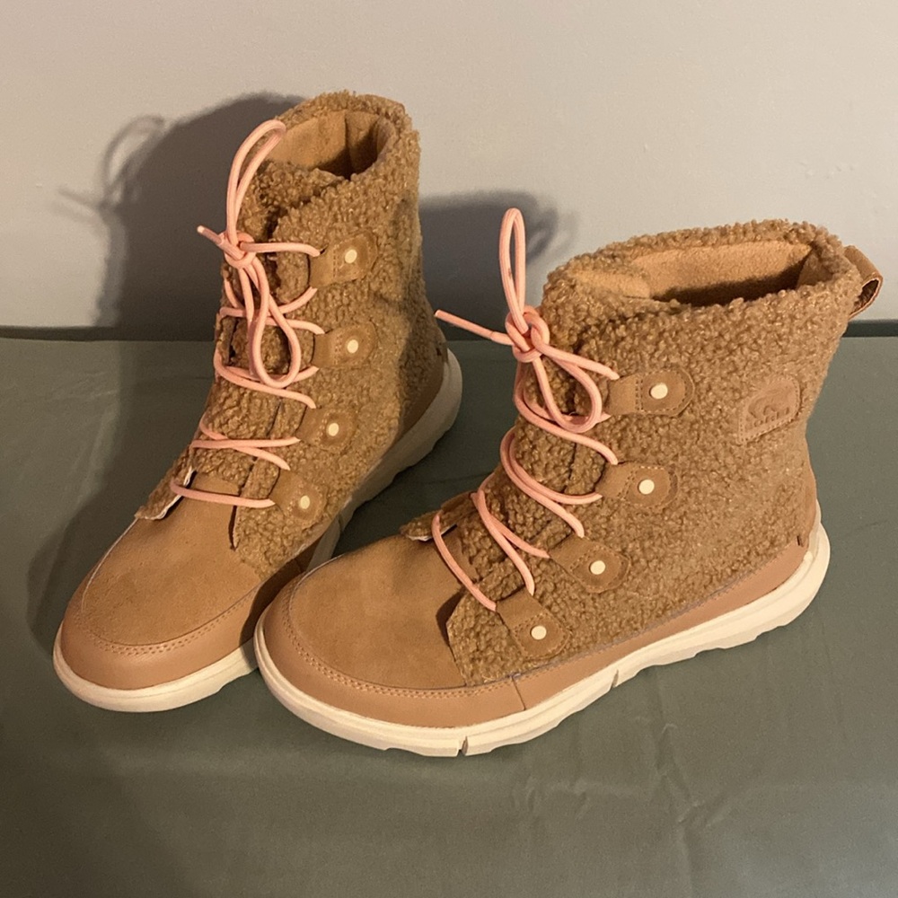 NWOT Sorel Boots